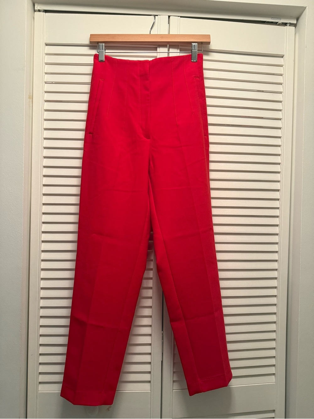 Zara High-Waist Slim Tapered
Pants - Bright Red size S